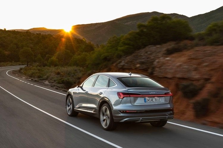 Intelligenter Assistent für elektrisches Fahren: der Audi e-tron Routenplaner
